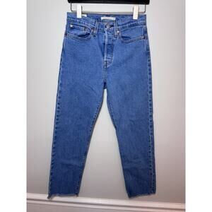 Levi's® Women's medium wash High-Rise Wedgie Straight Cropped Jeans size 27 X 26